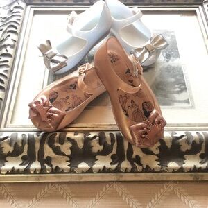 Toddler girls two shoes